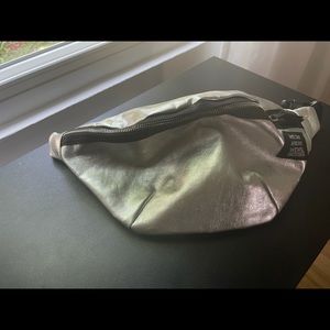 Silver Adjustable Fannypack